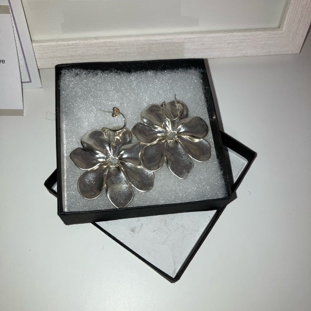 Silver flower earrings